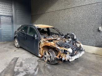 Salvage car Audi A3 Sportback (8VA/8VF) Hatchback 5-drs 2012 / 2020 1.6 TDI 16V Hatchback 4Dr Diesel 1.598cc 85kW (116pk) FWD 2019/3