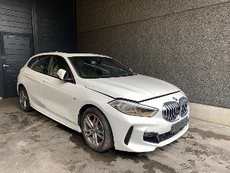 disassembly passenger cars BMW 1-serie (F40) Hatchback 2019 118i 1.5 TwinPower 12V Hatchback  Benzine 1.499cc 103kW 2020/7