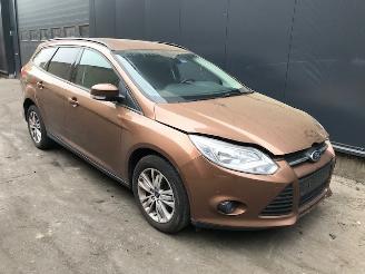 Coche siniestrado Ford Focus III Wagon Combi 2010 / 2018 2014/9