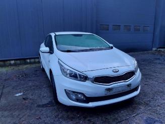 Vrakbiler auto Kia Cee d Cee'd Sportswagon (JDC5), Combi, 2012 / 2018 1.4i CVVT 16V 2013/4