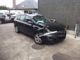 skadebil auto Kia Cee d 1500cc diesel 2009/1