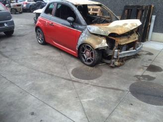 Vrakbiler auto Fiat 500 Abarth 2014/2