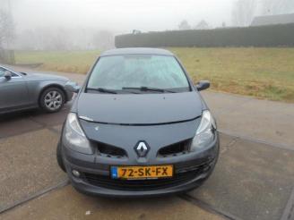 Dezmembrări autoturisme Renault Clio Clio III (BR/CR), Hatchback, 2005 / 2014 1.6 16V 2006/2