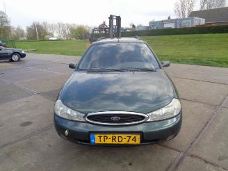 bruktbiler auto Ford Mondeo Mondeo II Wagon Combi 1.8 TD CLX (RFN) [66kW]  (08-1996/09-2000) 1998/6