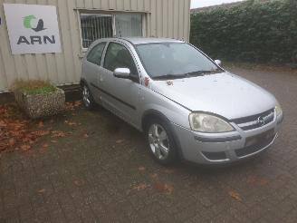 Vrakbiler auto Opel Corsa  2004/1