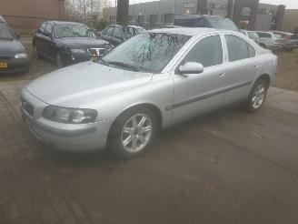 Coche siniestrado Volvo S-60  2000/1