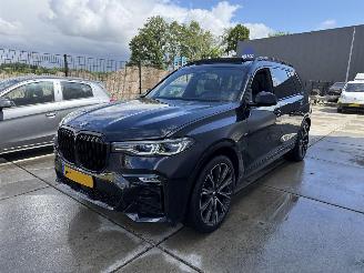 škoda osobní automobily BMW X7 xDrive 40i High Executive-7persoons-PANO-LEDER-360 CAMERA-4 WIEL BESTURING 2022/2