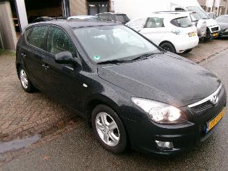 Hyundai I-30 1.4 I DYNAMIC picture 4