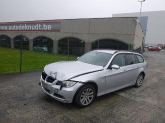 krockskadad bil auto BMW 3-serie PACK ADVANTAGE 2007/5