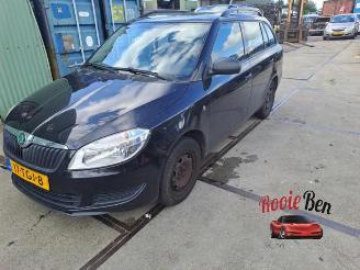 Vrakbiler auto Skoda Fabia Fabia II Combi, Combi 5-drs, 2007 / 2015 1.2i 12V 2012/1