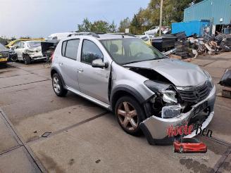 Dacia Sandero Sandero I (BS), Hatchback, 2008 / 2013 1.6 picture 2