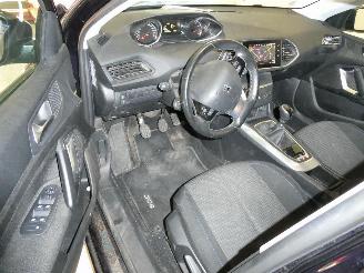 Peugeot 308 II SW STYLE picture 16