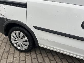 Opel Combo 1.3D picture 12