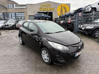 krockskadad bil auto Mazda 2 ACTIVE 2012/1
