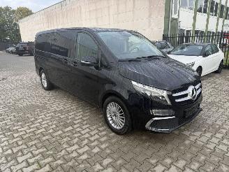 Mercedes V-klasse V300 d Avantgarde Edition 4 matic extra lang picture 3