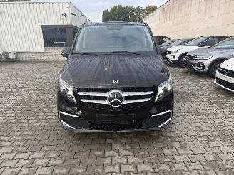 Mercedes V-klasse V300 d Avantgarde Edition 4 matic extra lang picture 2