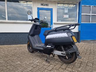 NIU  N1S BROMSCOOTER picture 5
