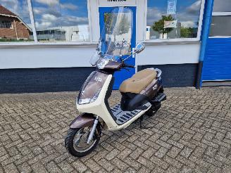 Peugeot  VIVACITY picture 16