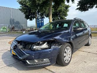 Coche accidentado Volkswagen Passat 1.6 TDI 16V Bluemotion Combi/o  Diesel 1.598cc 77kW (105pk) FWD 2010-08/2014-12  CAYC 2013/8