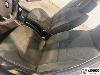 Renault Clio  picture 16