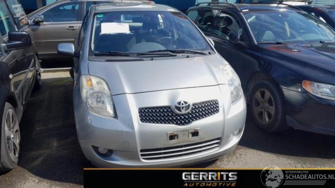 Toyota Yaris Yaris II (P9), Hatchback, 2005 / 2014 1.3 16V VVT-i