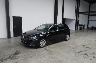 Voiture accidenté Volkswagen Golf COMFORTLINE 2018/4