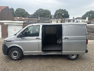 Volkswagen Transporter 2.0 TDI L1H1 28 Bulli picture 18