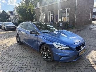 Volvo V-40 2.0 T4 R DESIGN Sport picture 3