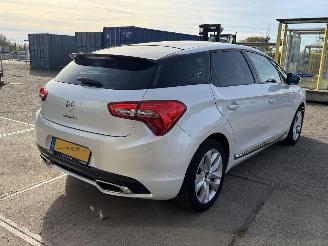 Damaged car Citroën DS5 1.6 e-HDI 2013/1