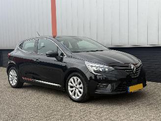 Voiture accidenté Renault Clio E-TECH HYBRID 140 Intens AUTOMAAT 2021/1